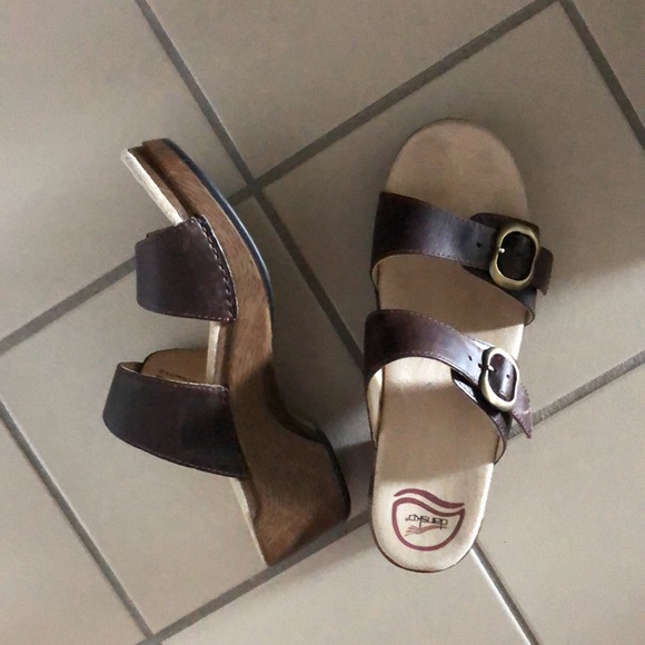 Dansko wedge Sandles - Picture 2 of 2